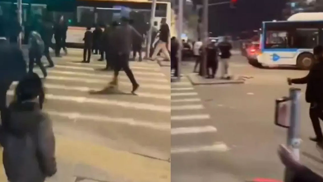 İsrail'de sokaklar karıştı... Otobüs göstericilerin arasına daldı