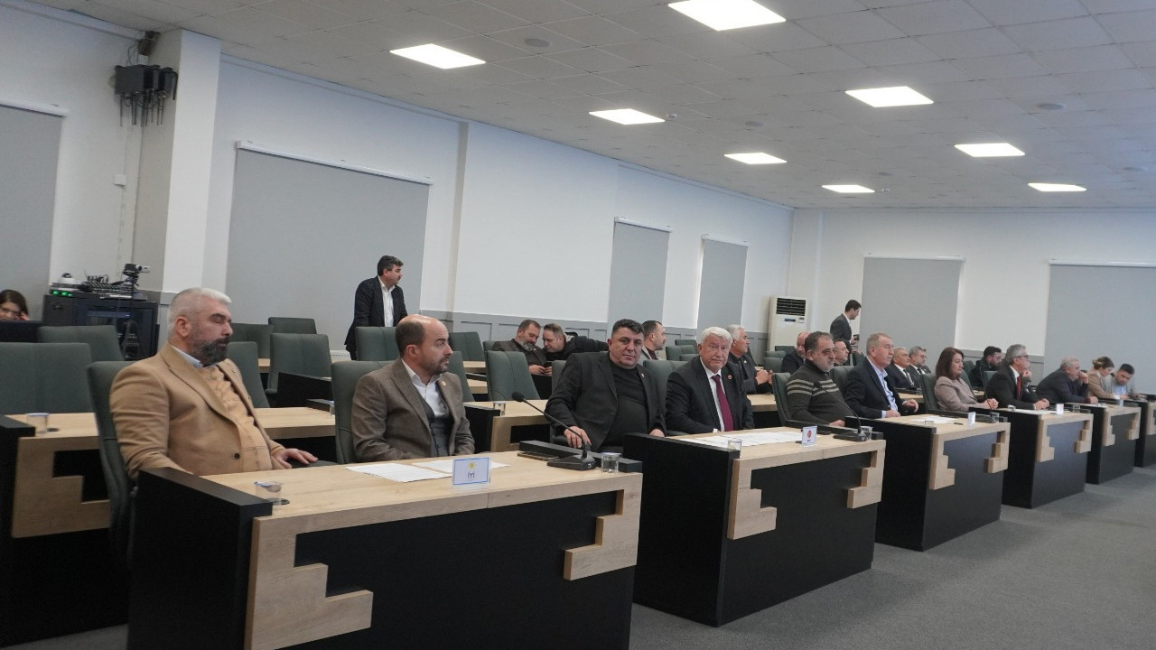 Orhan Uğur’dan ilçelerdeki Özel İdare şantiyeleri kapatılsın önerisi