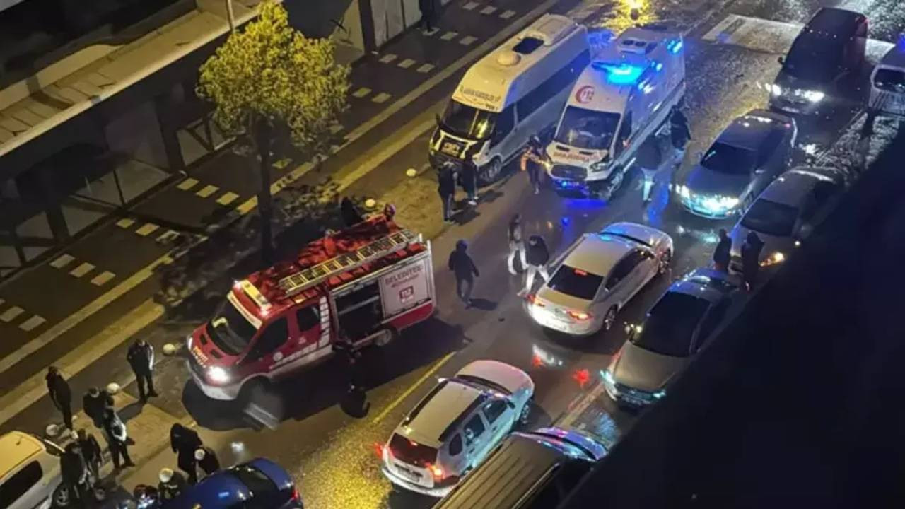 Ambulansla 2 otomobil kazaya karıştı: 7 kişi yaralandı