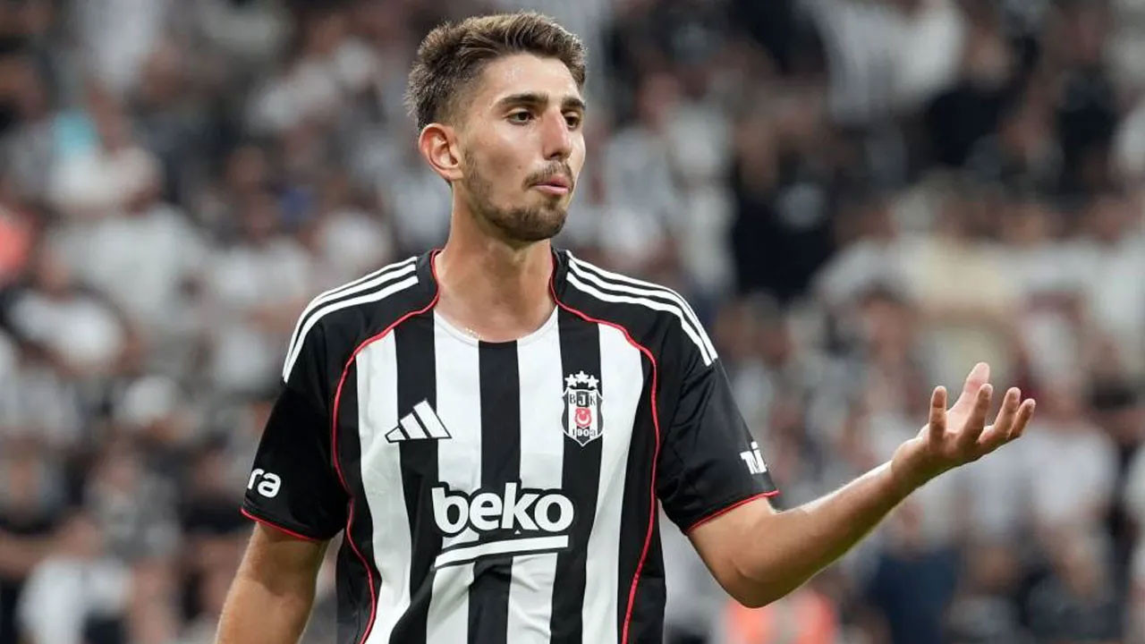 Beşiktaş'ta Demir Ege Tıknaz'a resmi teklif yapıldı