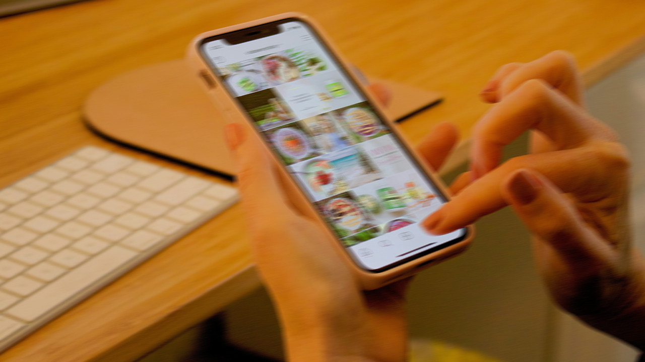 Binlerce reels gönderen arkadaşını mahkemeye verdi