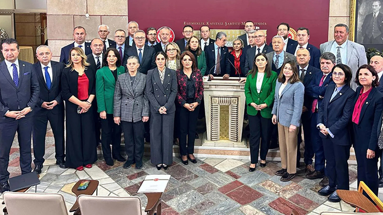 CHP, eyleme devam kararı aldı…