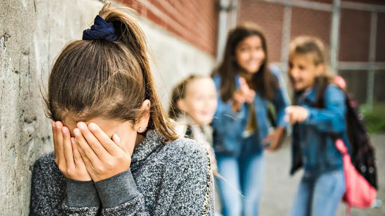 Uzmanlardan akran zorbalığıyla ilgili topluma önemli uyarı