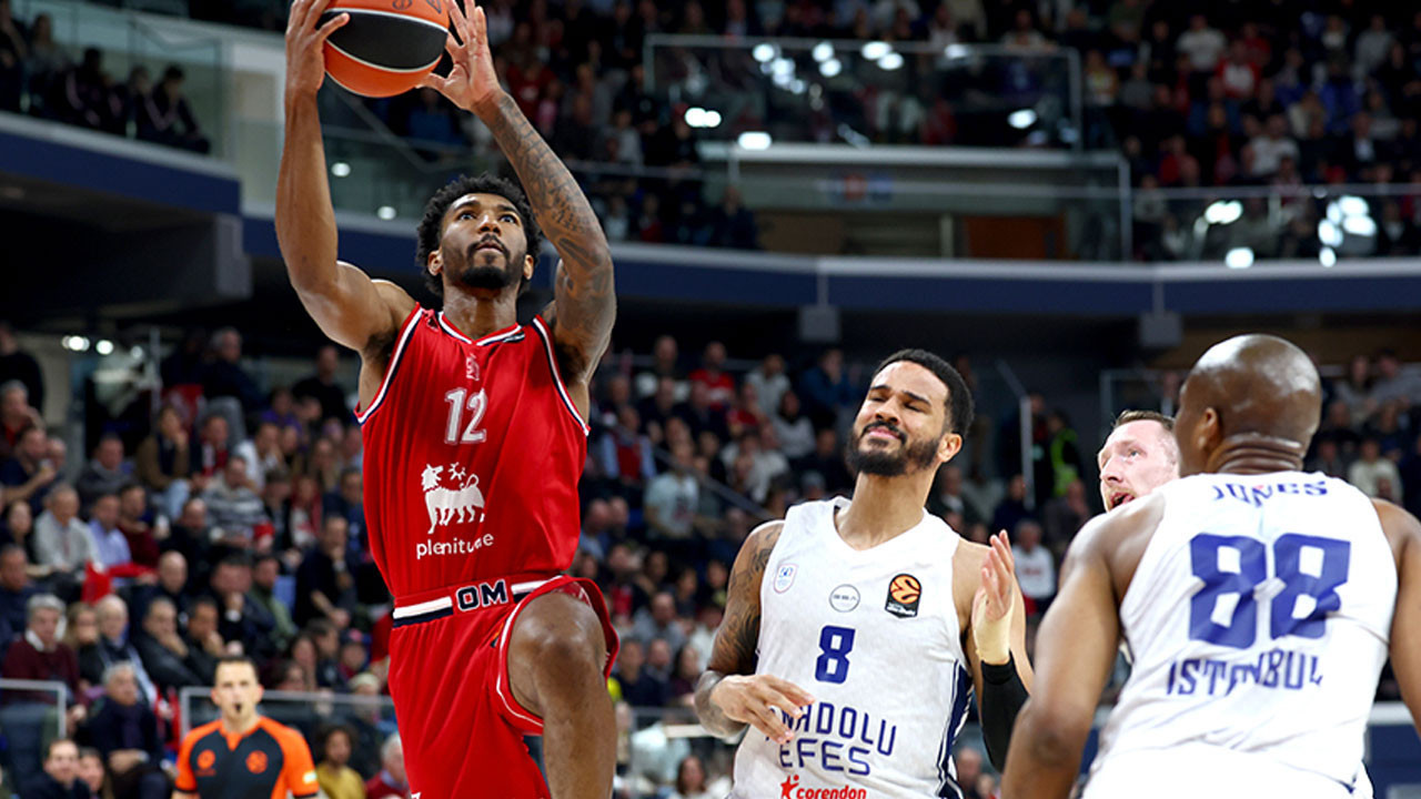 Anadolu Efes, Milano karşısında avantajı elden kaçırdı