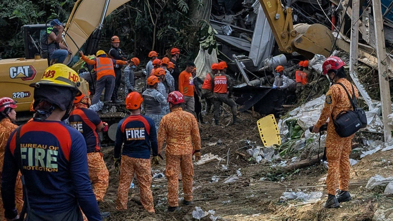 Filipinler'de devasa çöp yığını çöktü: Ölü ve yaralılar var: Kayıplar aranıyor