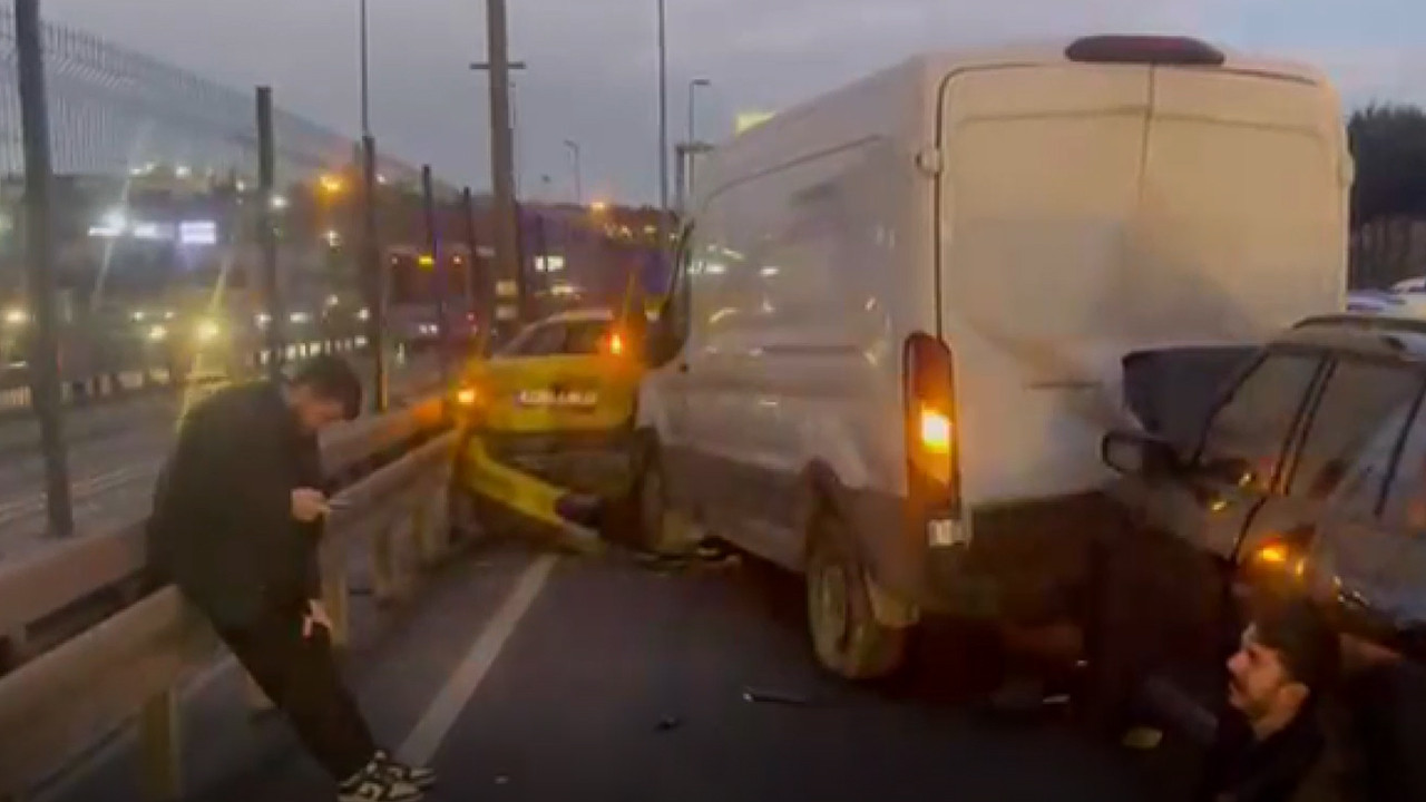 İstanbul’da zincirleme kaza: Peşe peşe 6 araç çarpıştı: 2 yaralı