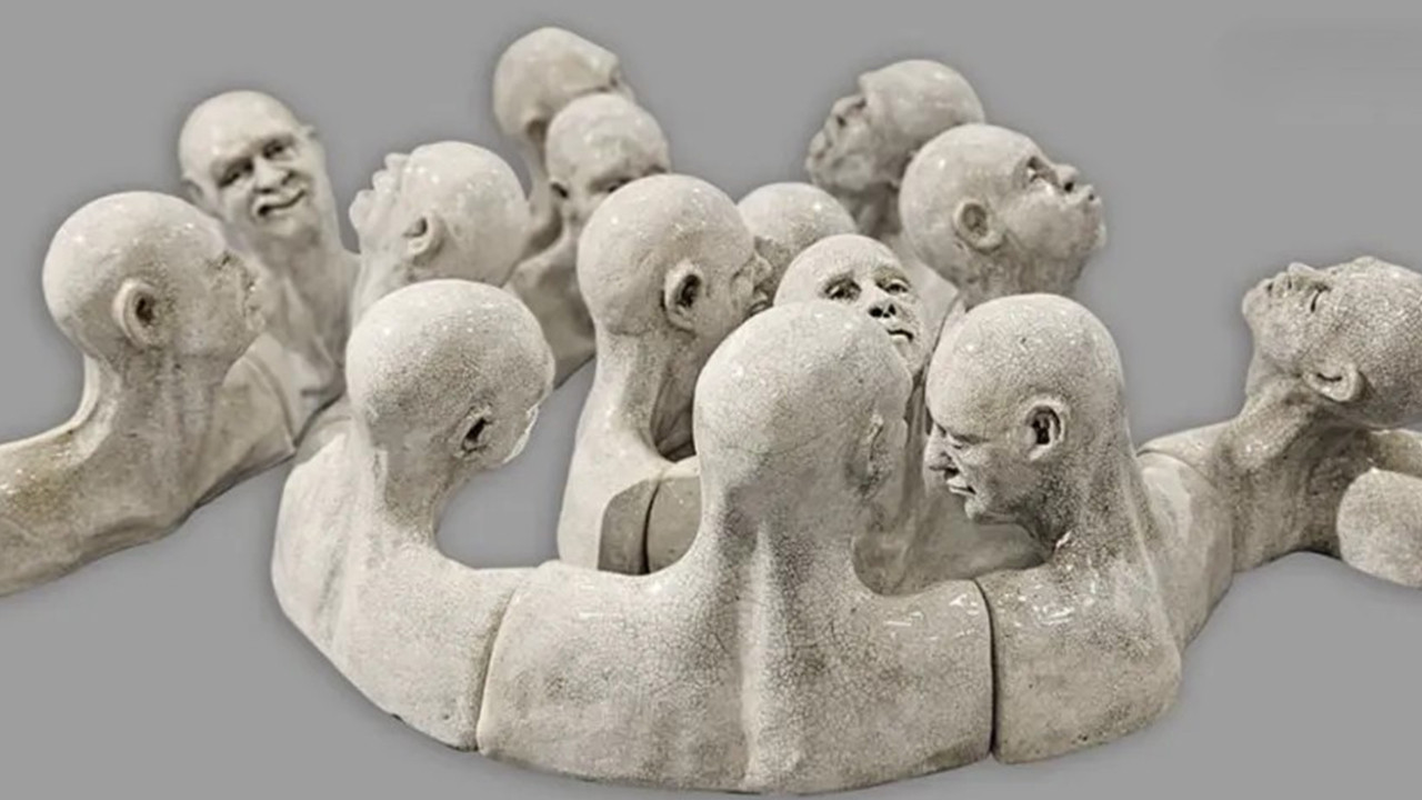 “Yansıma”nın izinde: Decollage Art Space’te sessiz bir karşılaşma