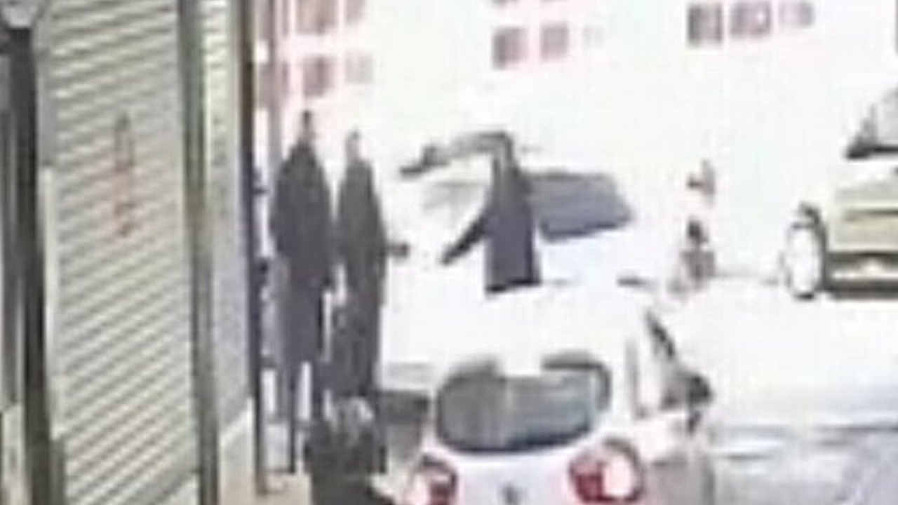 Yeniden Refah Partili başkan gazeteciyi silahla vurdu