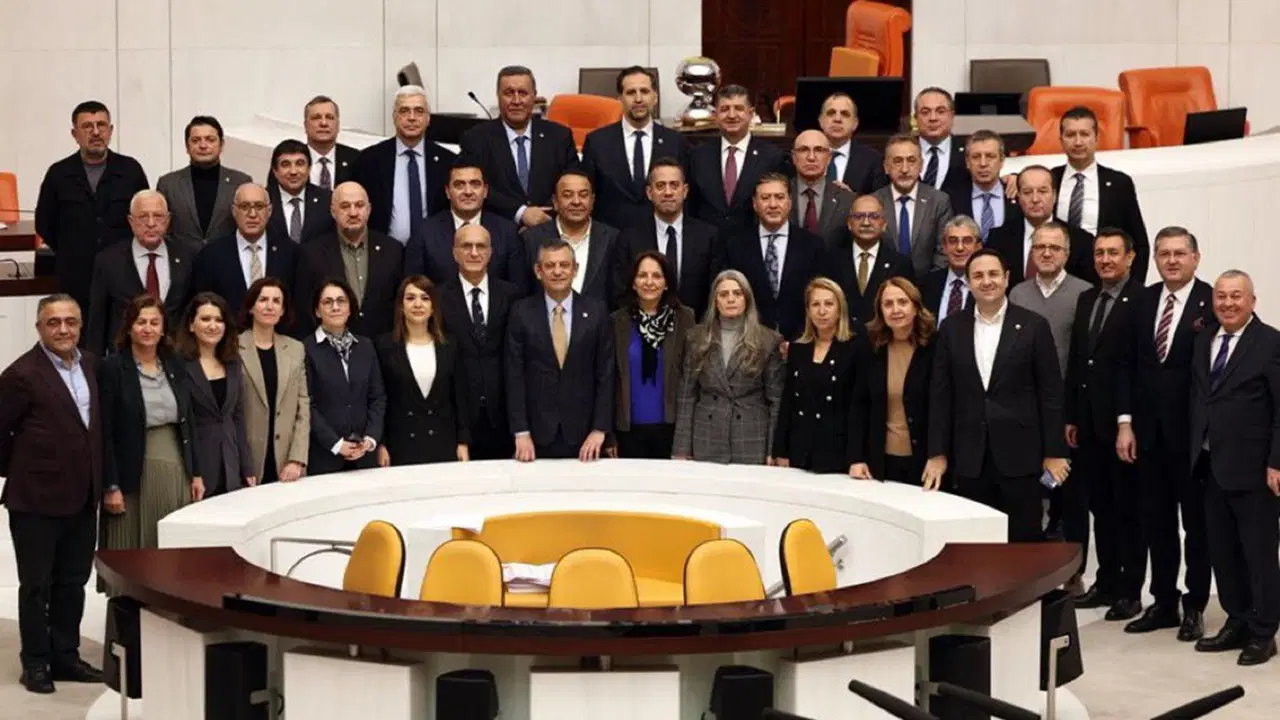 CHP'nin Meclis'te emekli nöbeti: Zalimleri affetmeyin