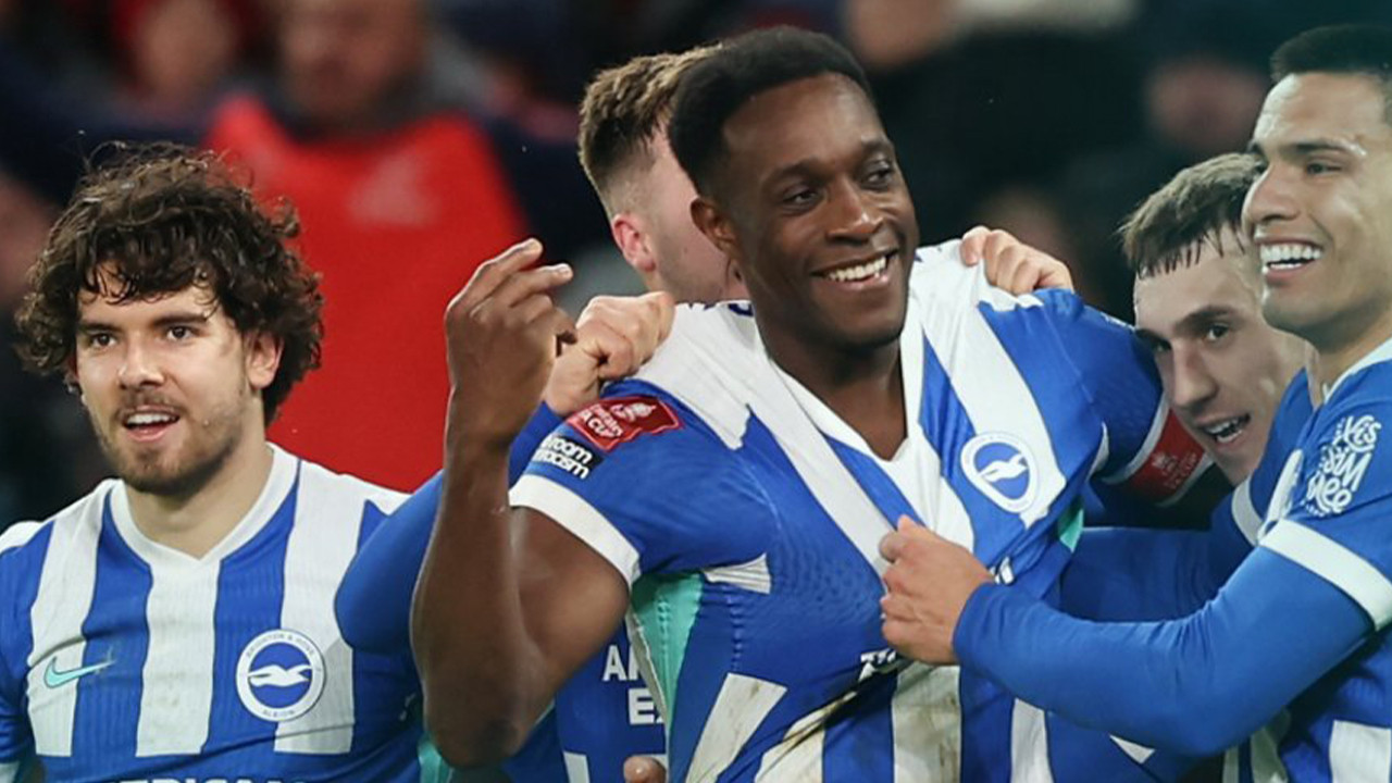 Ferdi Kadıoğlu Manchester United'a 44 yıl sonra bir ilki yaşattı