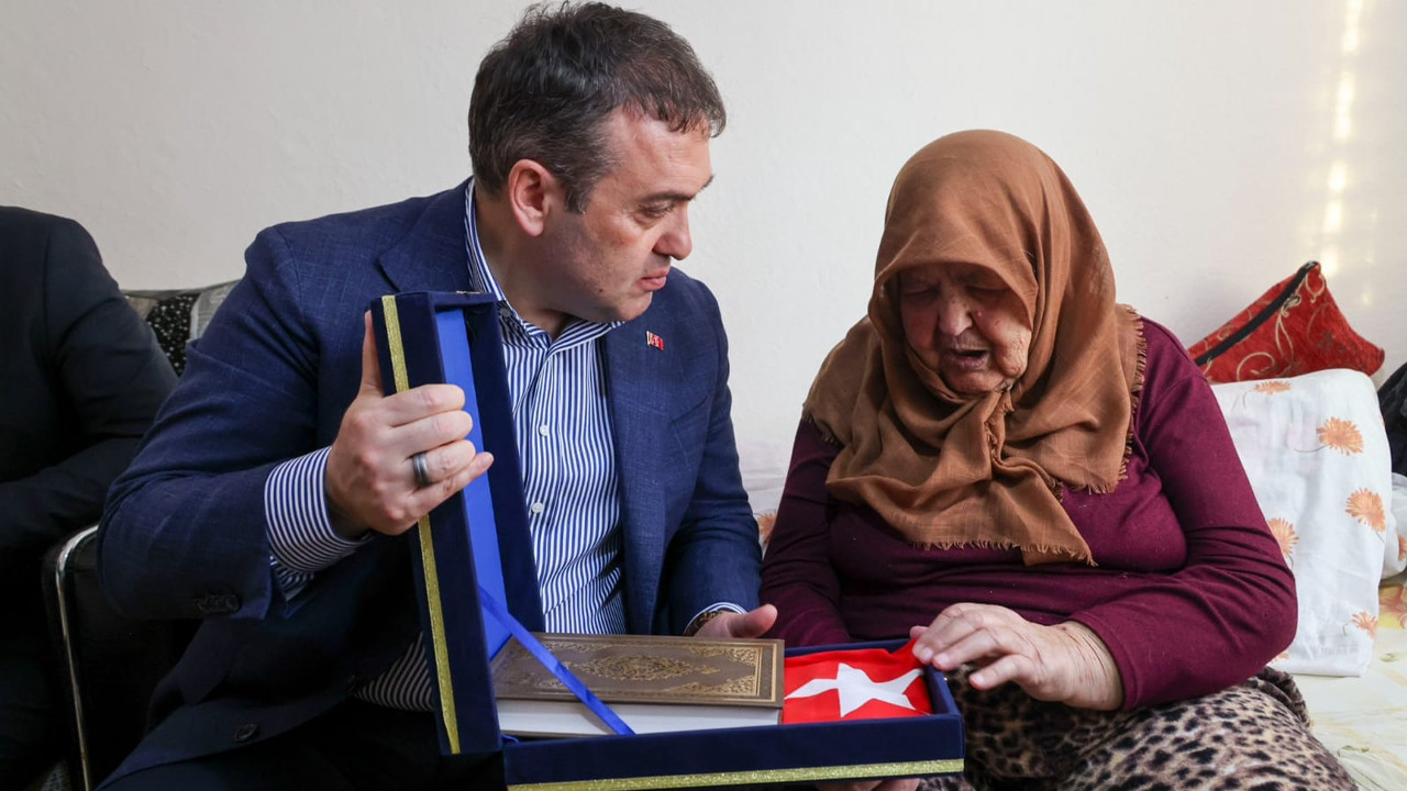 Vali Sözer'den şehit ailesine ziyaret