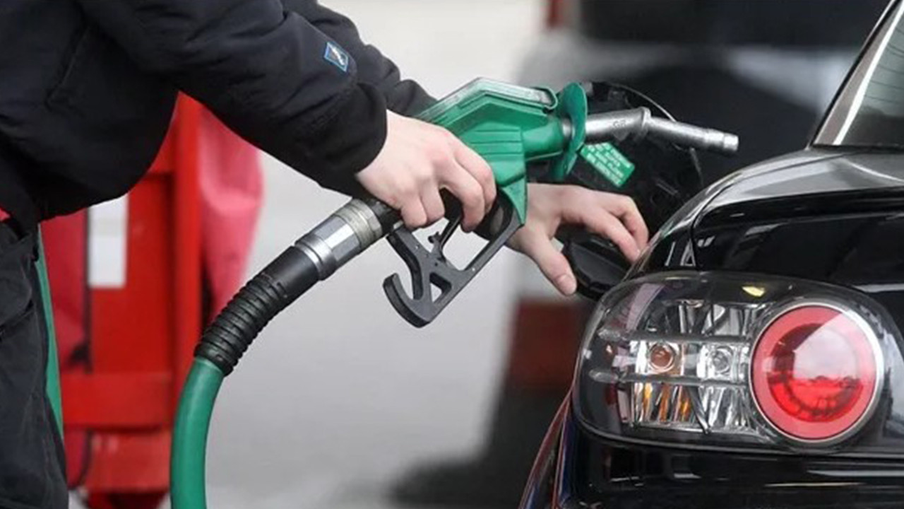 Akaryakıta yılın ikinci zammı geldi