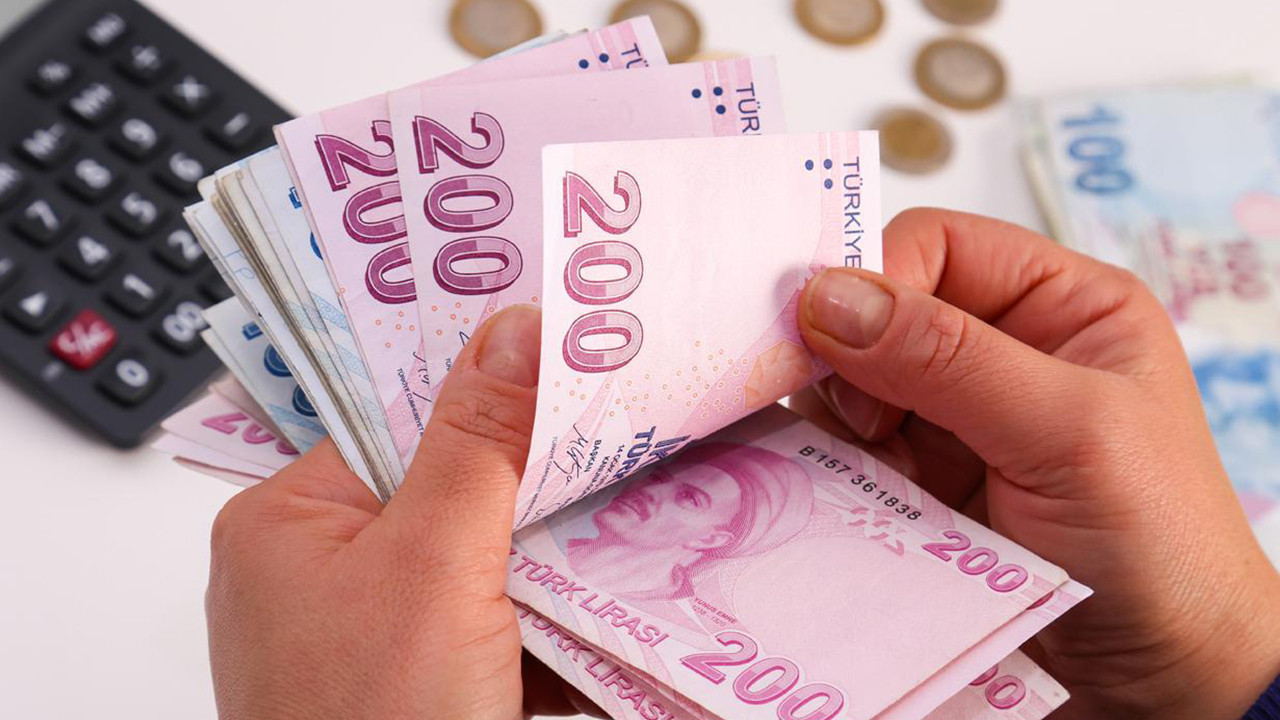 Emekli, memur ve asgari ücretliye büyük zammı açıkladı: AKP'li isim tarih verdi