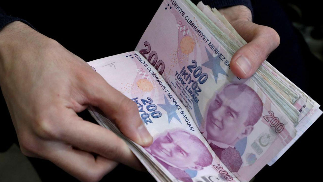 Emeklinin maaşından kesinti yaptılar: Suçu şişe toplamak