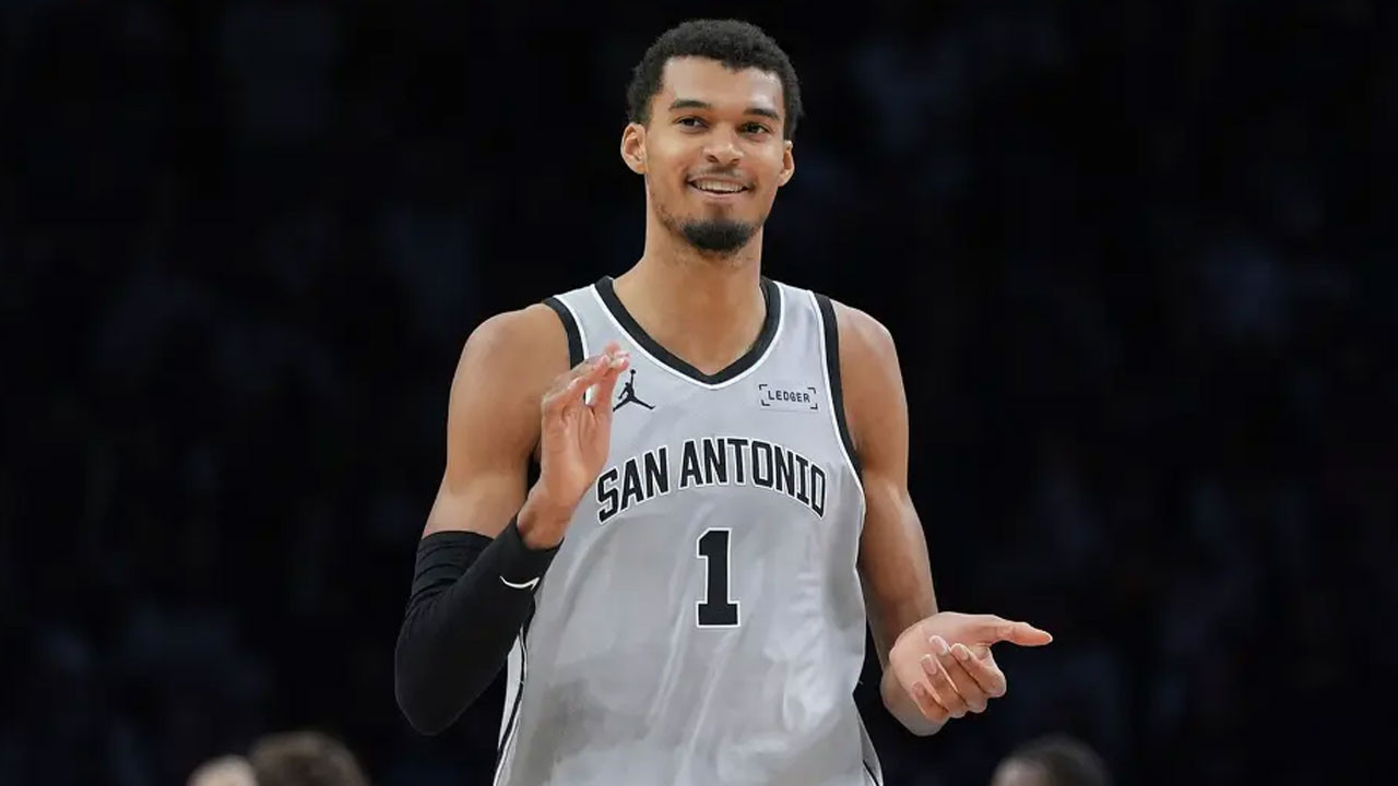 Minnesota'dan muhteşem geri dönüş: San Antonio Spurs’u devirdiler