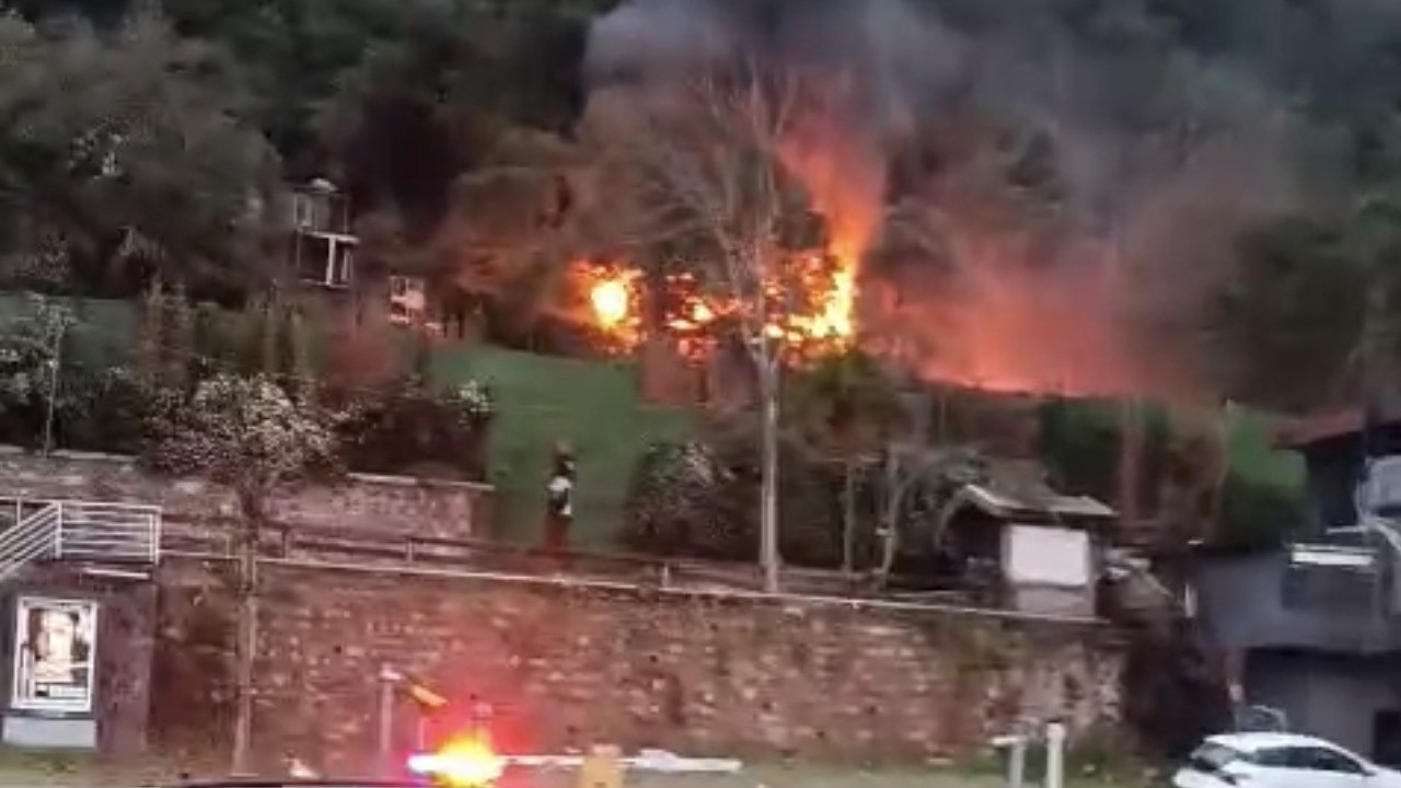 Beşiktaş Kuruçeşme’de yangın: Müştemilat küle döndü