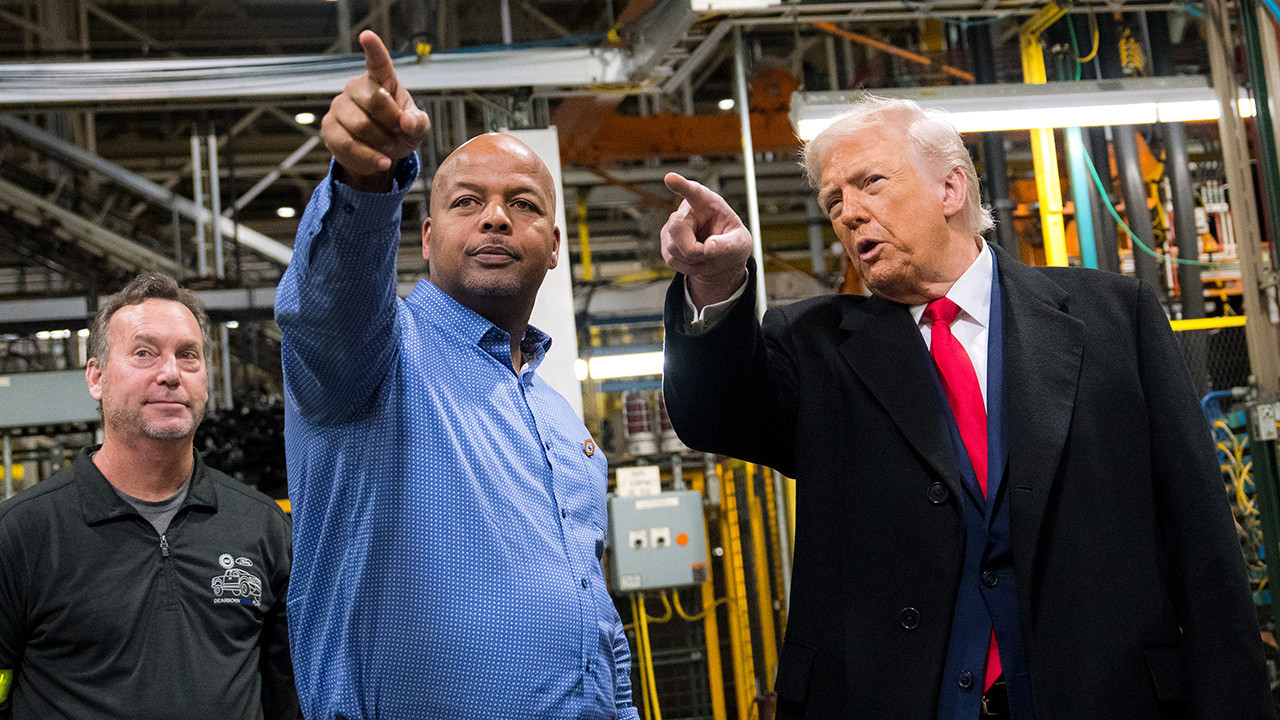 Trump'a ‘pedofil hamisi’ diyen işçi işinden atıldı: İşçi için 800 bin dolar bağış toplantı