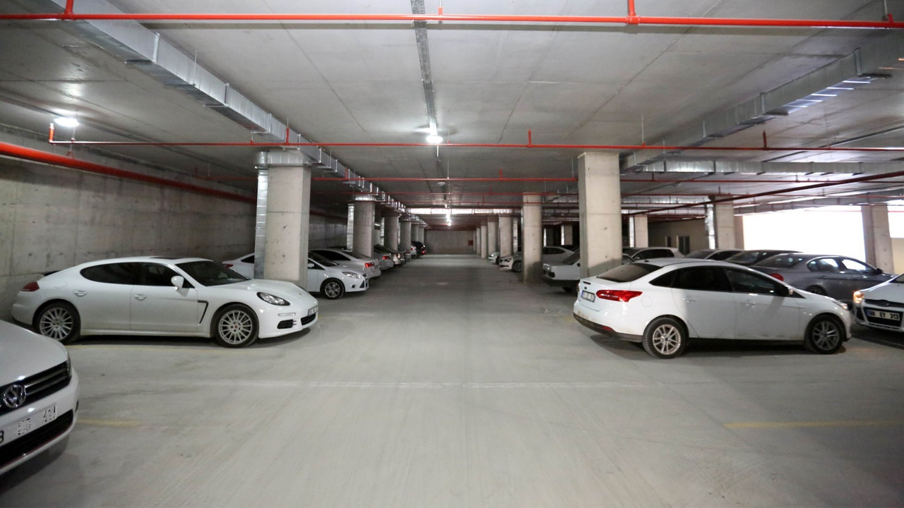 AKP’li Aksaray Belediyesinden otopark ücretlerine zam: Vatandaş tepkili