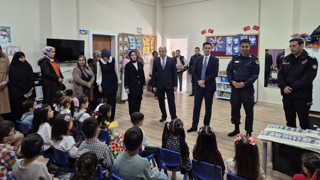 Eskil’de karne sevinci: Kaymakam Soydaş öğrencilerle buluştu