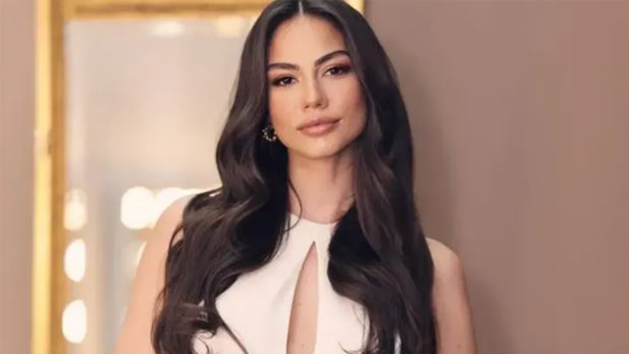 Demet Özdemir siyah kombiniyle sosyal medyayı salladı