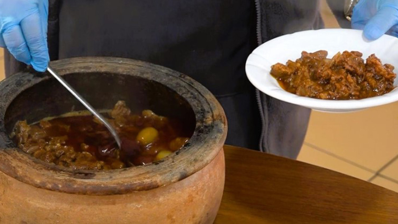 Osmanlı mirası "Bilecik papaz yahnisi" damakları tatlandırıyor