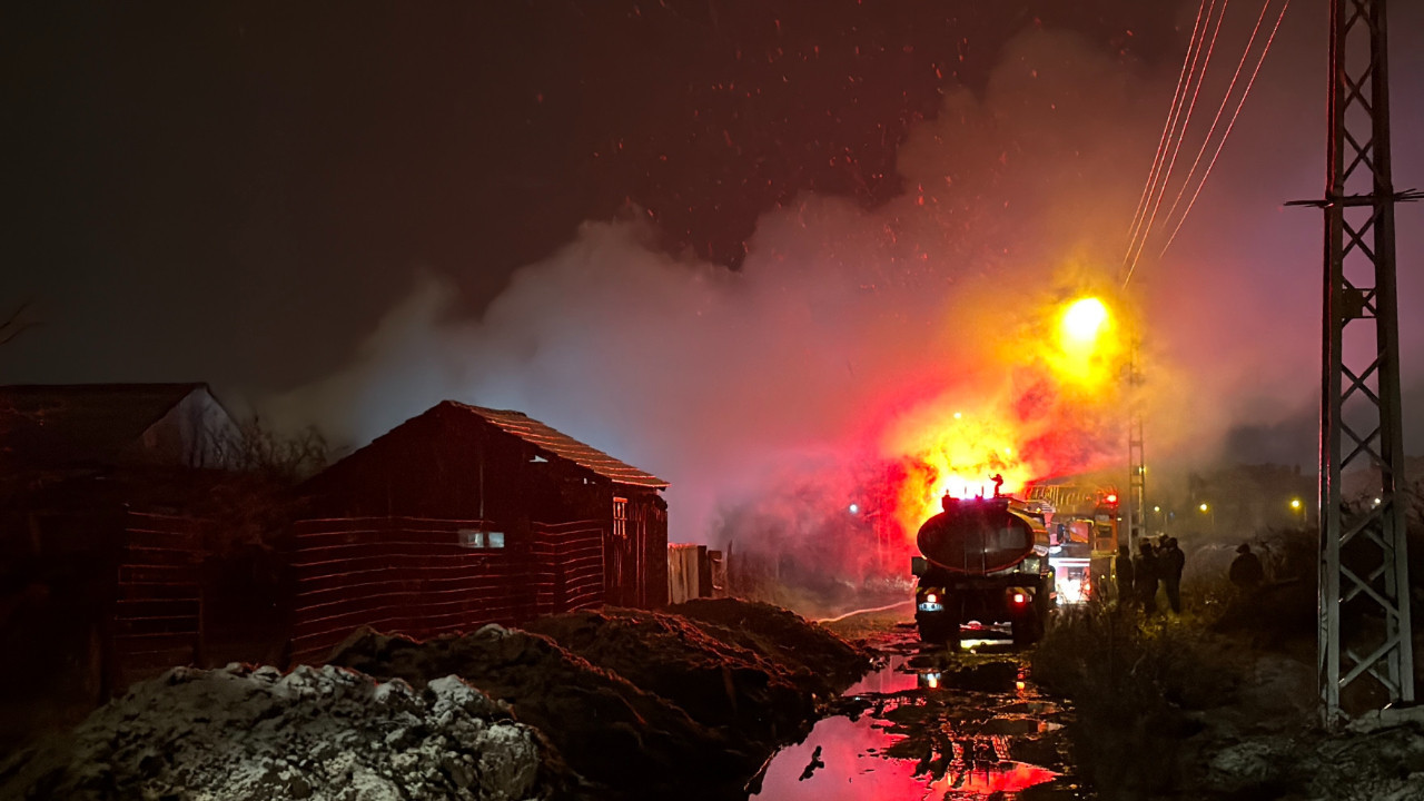 Polis devriyede fark etti: Düzce’de yangın ahıra sıçramadan söndürüldü