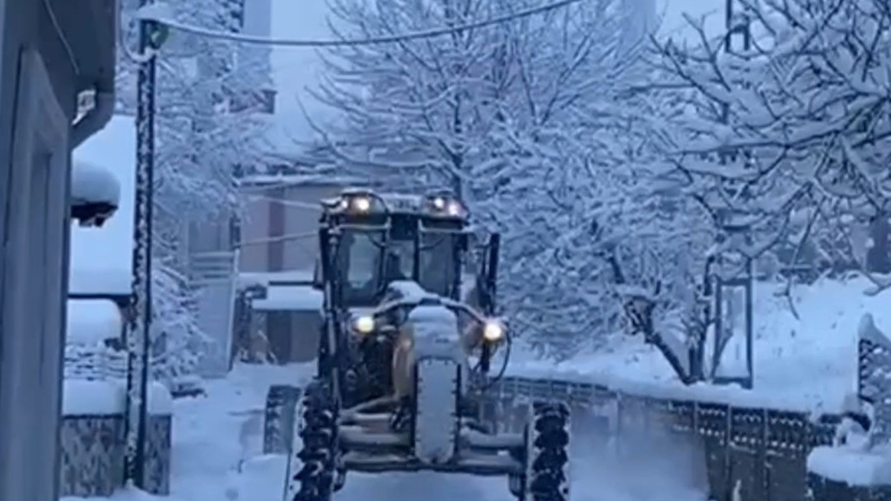 Zonguldak’ta kar yağışı nedeniyle onlarca köy yolu kapandı