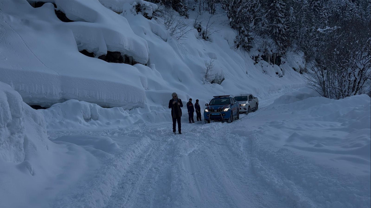 Artvin–Ardahan Karayolu yoğun kar, çığ ve tipi nedeniyle ulaşıma kapandı