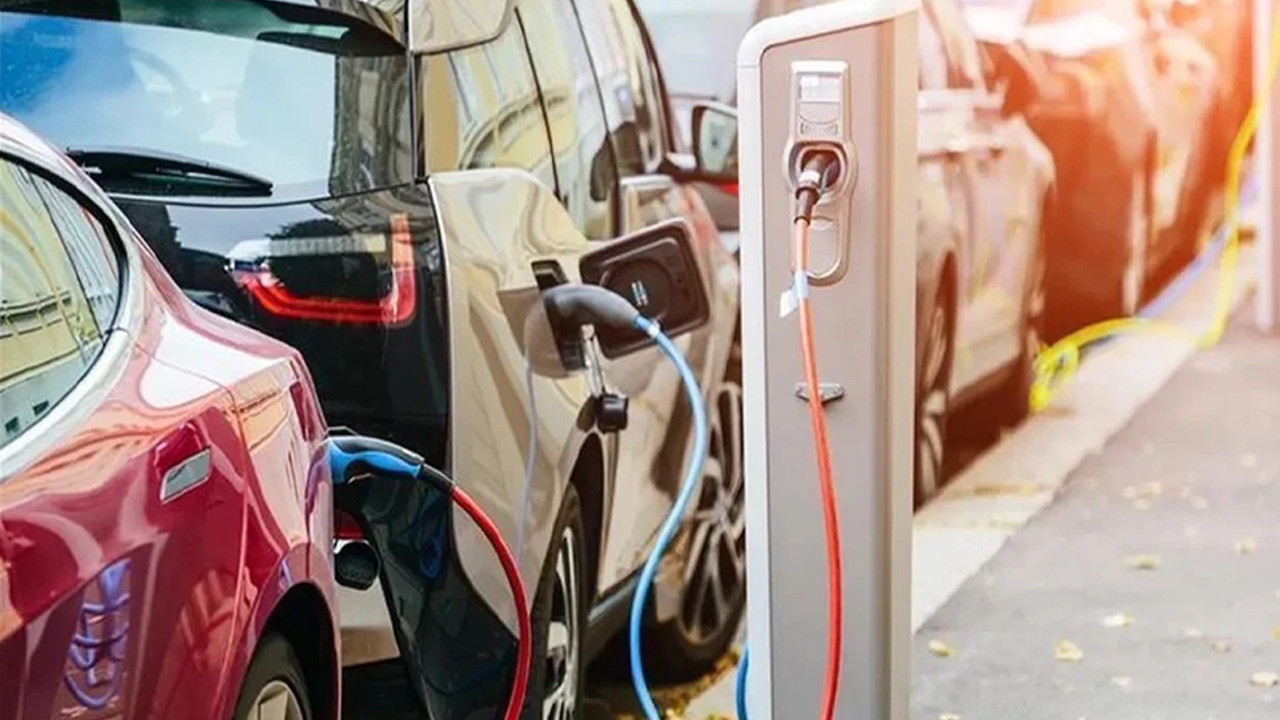 Elektrikli araç sahiplerine müjde... Bataryada herkesin merak ettiği endişe son buldu