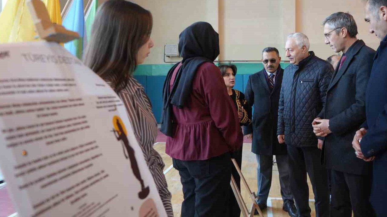 Bayburt’ta, Türk destanlarının felsefi yolculuğu sergiyle anlatıldı