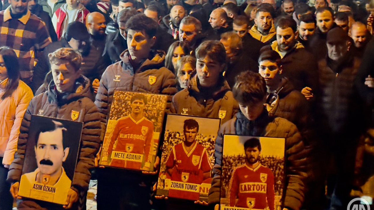 Samsunspor futbol şehitleri için sessiz yürüyüş düzenledi