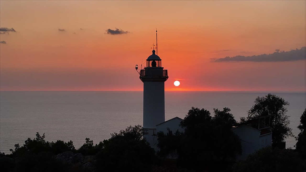 227 metrede Akdeniz’e hükmeden fener: Gelidonya’nın sırrı ne? Denizcilerin 1936’dan beri kılavuzu…