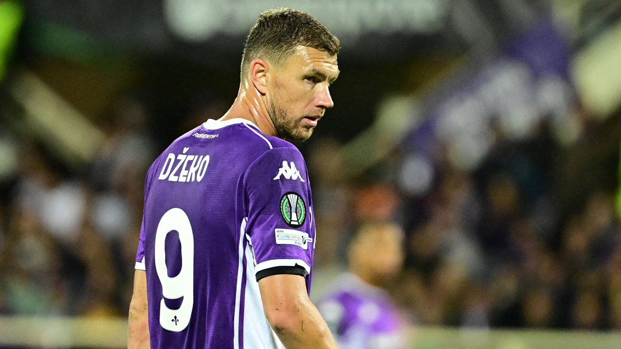 Dzeko Kenan Karaman'ın kaptanlığını yaptığı Schalke 04 ile anlaştı