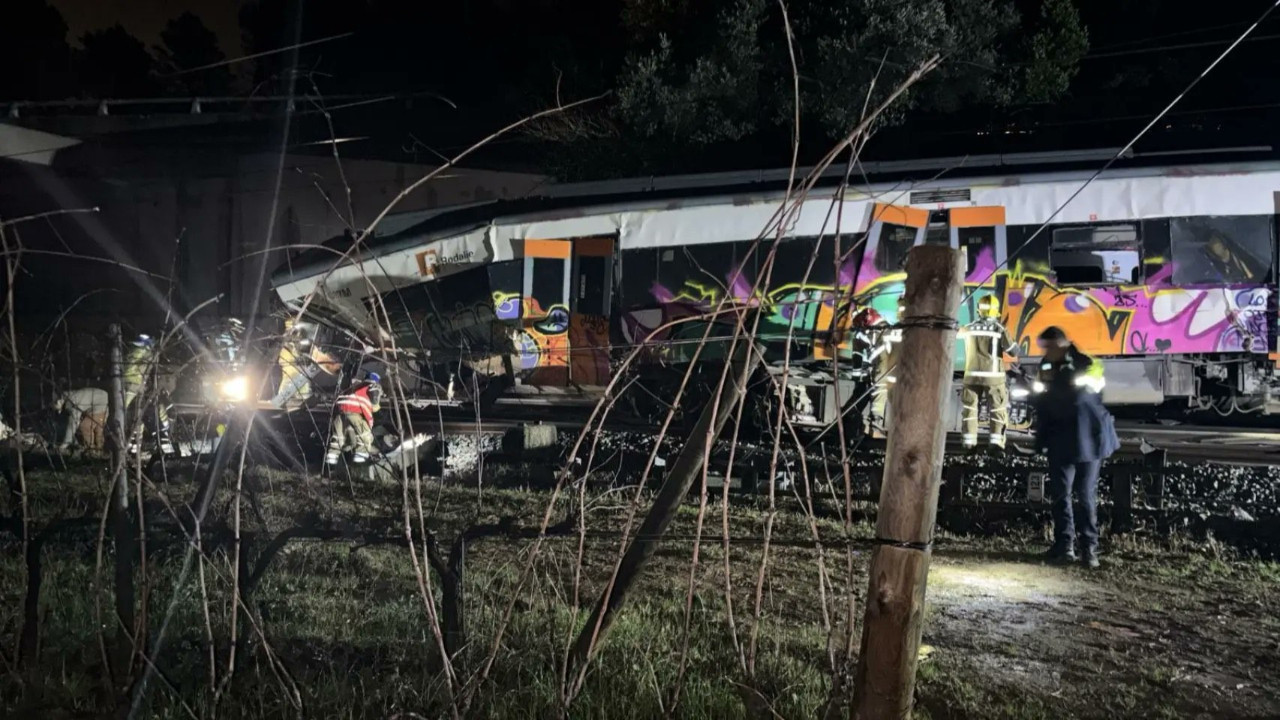 İspanya’da tren kazaları zinciri: 1 makinist öldü, 37 kişi yaralandı