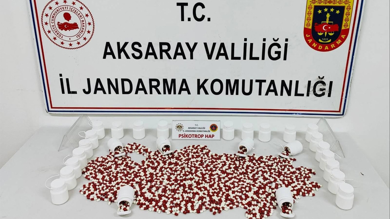 Aksaray’da zehir tacirine darbe: 1.728 sentetik hap ele geçirildi
