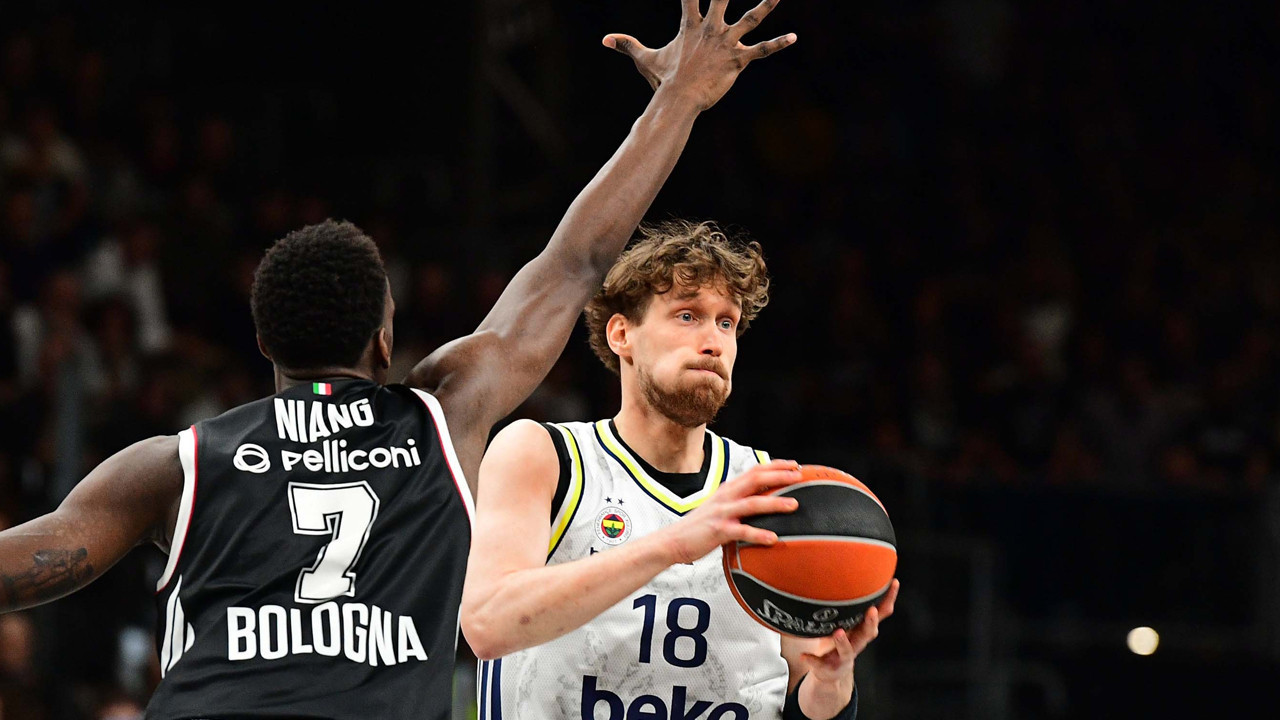 Fenerbahçe Beko Euroleague'de galibiyeti aldı: Bologna'ya devirdik