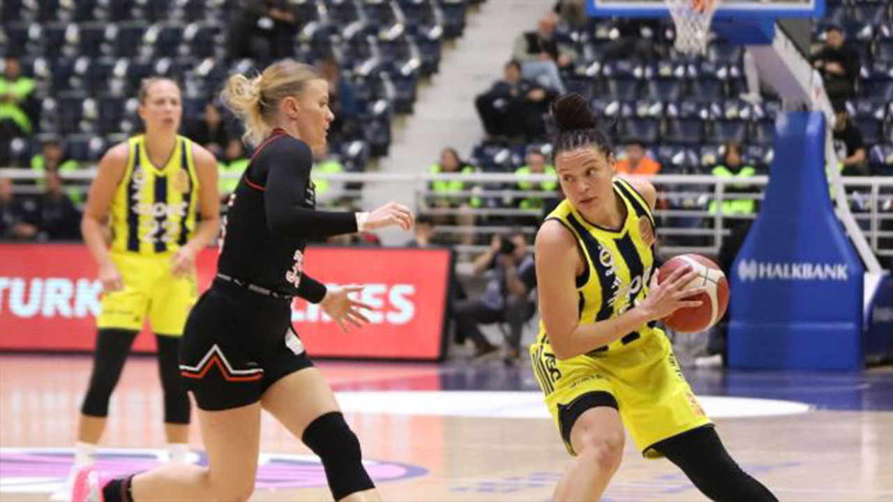 Fenerbahçe Opet'ten resmi açıklama: Kayla McBride'ın sağ uyluğunda yırtık tespit edildi