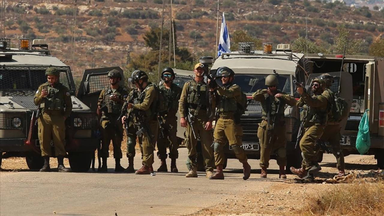 İsrail askerleri Ayrım Duvarı’nda Filistinli genci vurdu