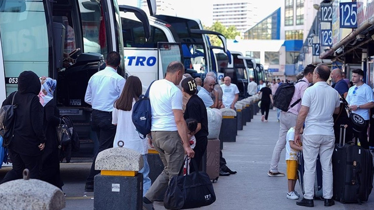 Yerli turistler yurt içi seyahate 276,1 milyar lira harcadı