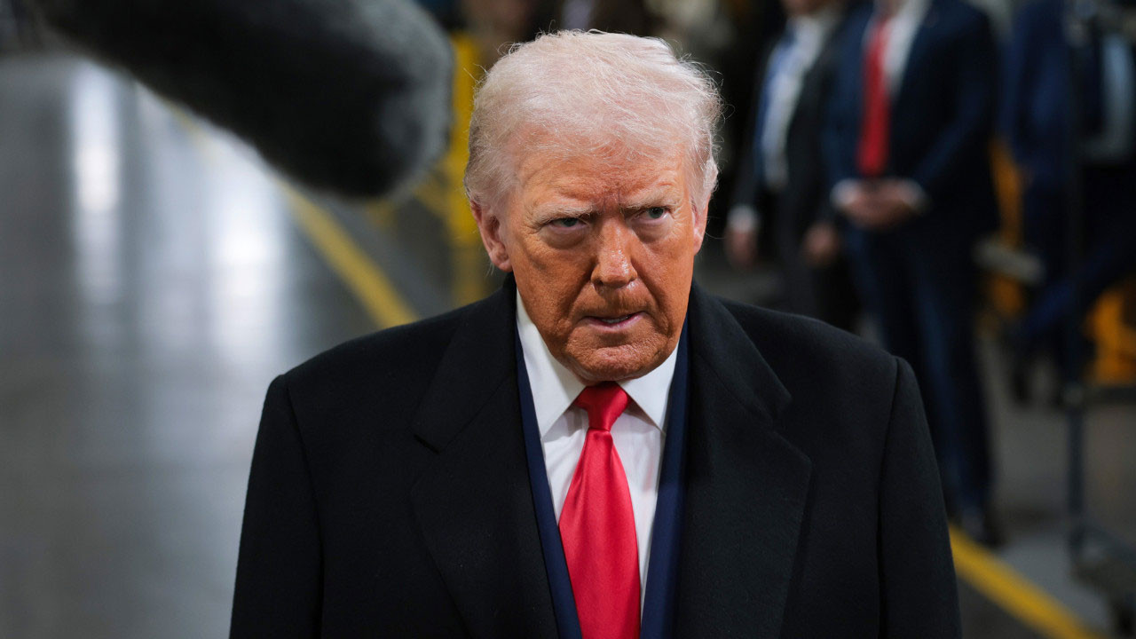 ABD basını Trump’ı topa tuttu: Beyaz Saray’da otururken nasıl zenginleştiğini yazdı