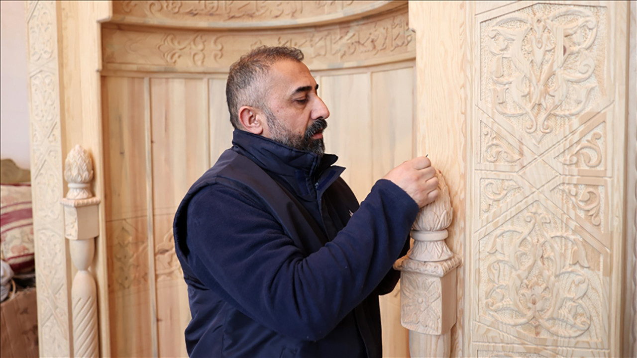 Çivisi bile olmadan 8 ayda mihrap yaptı: Selçuklu süslemeleri ahşapta dirildi…