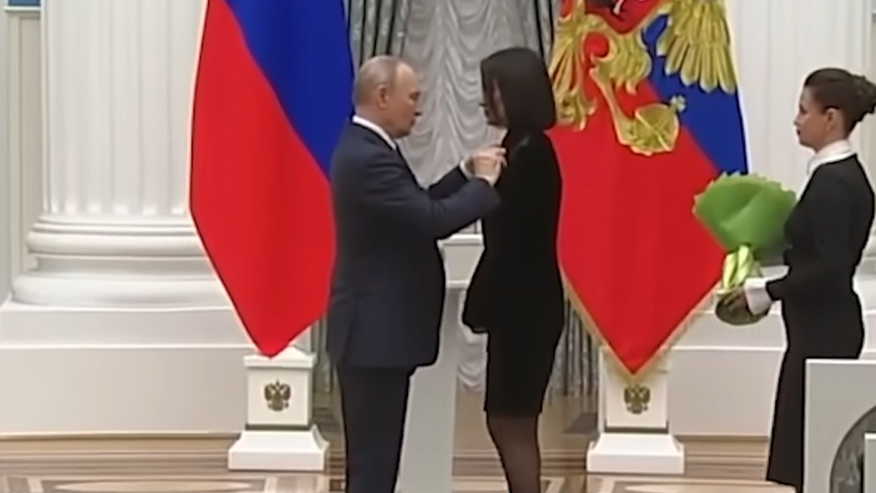 Rusya'da 'ekran' sadakati: Putin'den Kandelaki'ye nişan