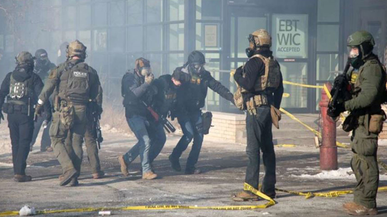 ABD'de ICE polisi bir kişiyi daha vurdu: Ortalık savaş alanına döndü