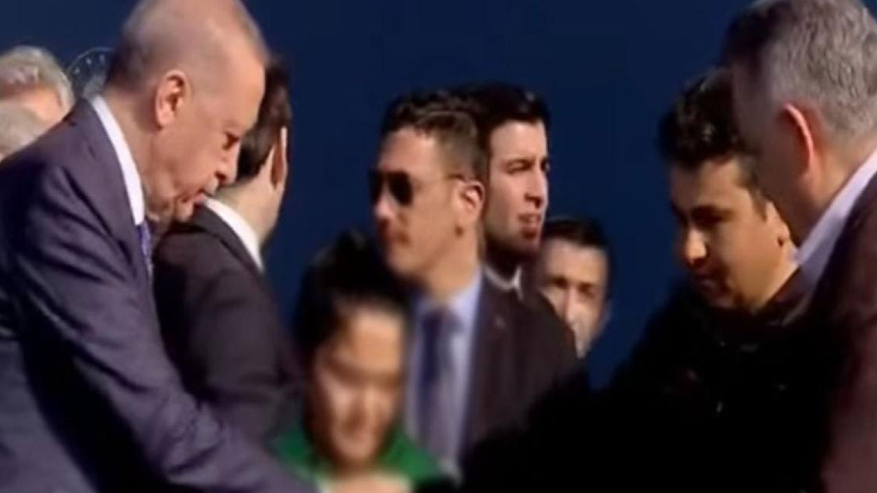 Erdoğan'ın harçlık anı sosyal medyayı salladı: Baba ve kızına 200 TL verdi