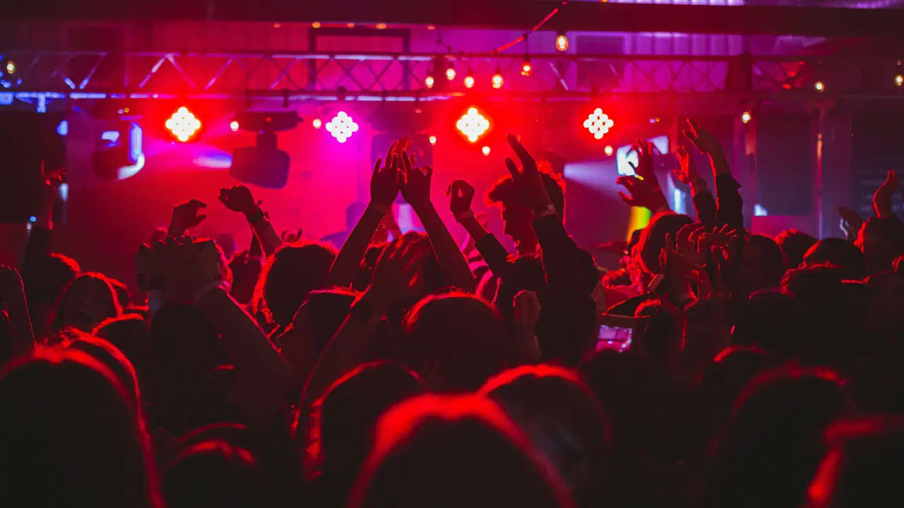 Garsonlar 'dedektif' gibi çalışacak: Uyuşturucu soruşturmaları tedirginlik yarattı