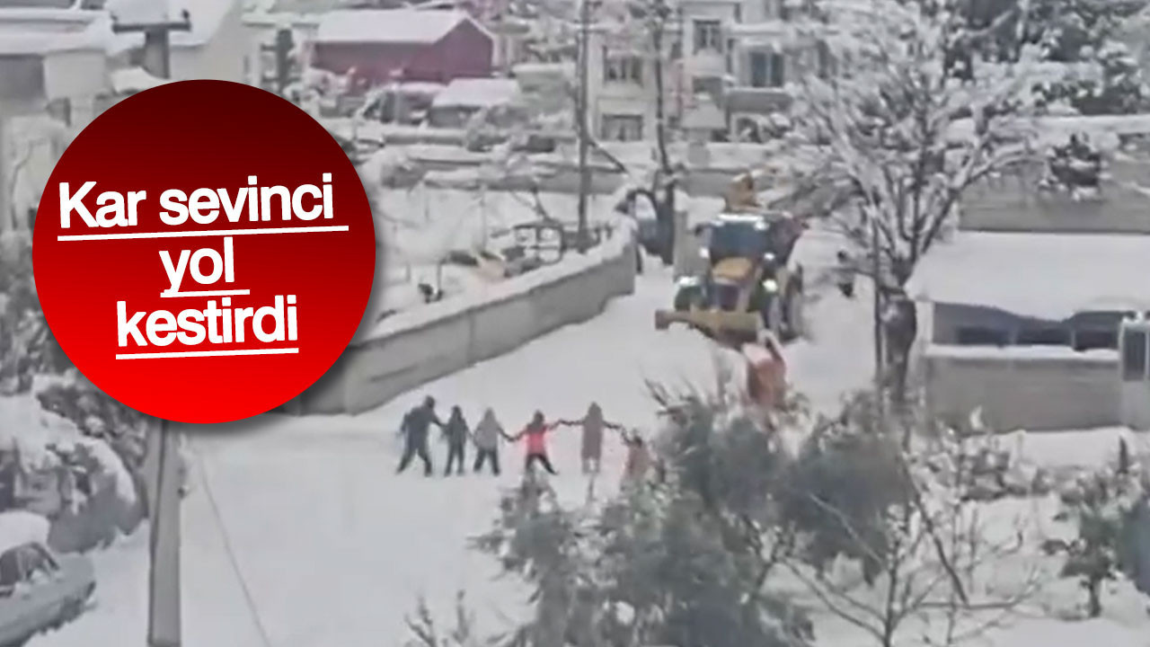 Kar sevinci yol kestirdi: Kahramanmaraş’taki çocuklardan tebessüm ettiren görüntüler