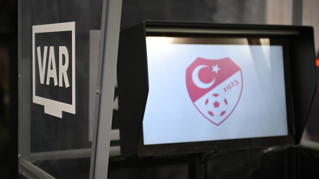 Süper Lig’de bugün oynanacak maçların VAR ve AVAR hakemleri açıklandı