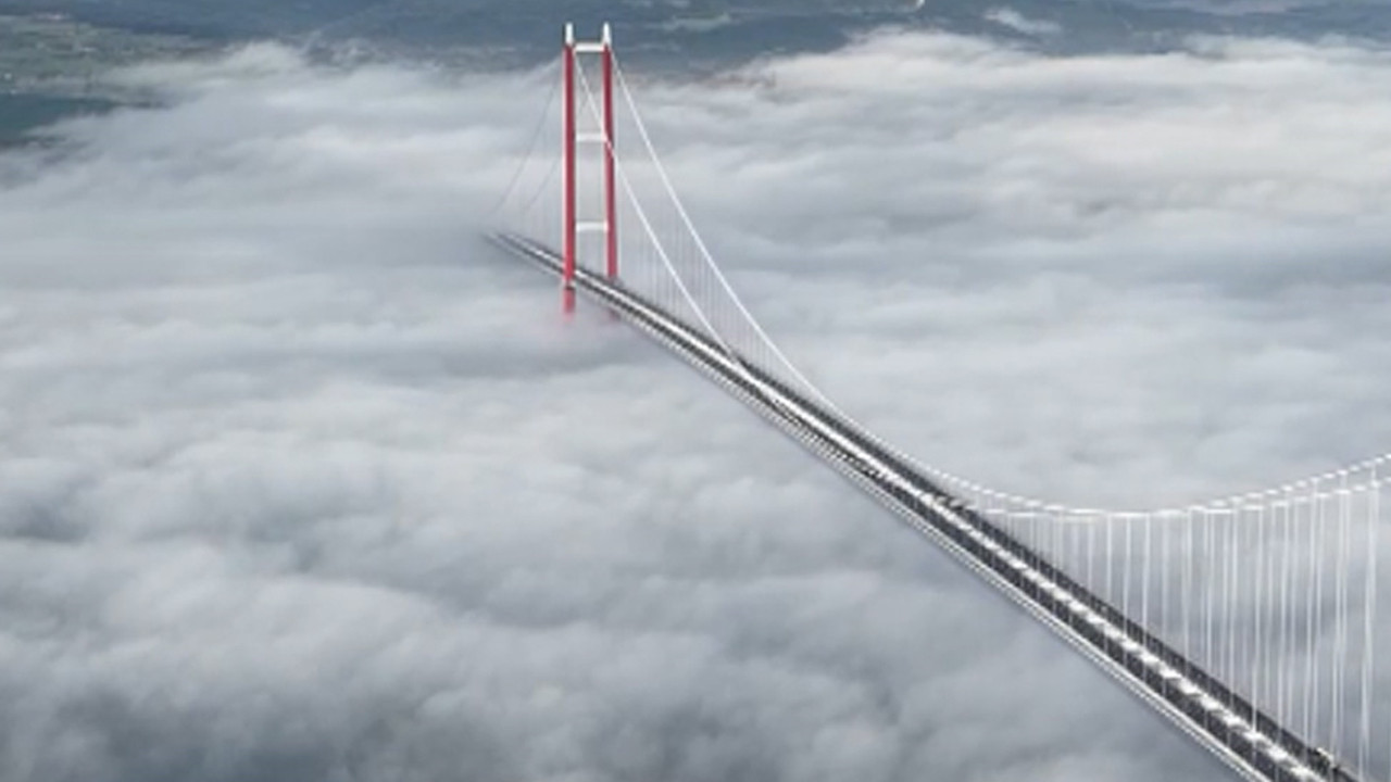 Göz gözü görmüyor: Çanakkale Boğazı çift yönlü kapatıldı: Sis trafiği felç etti