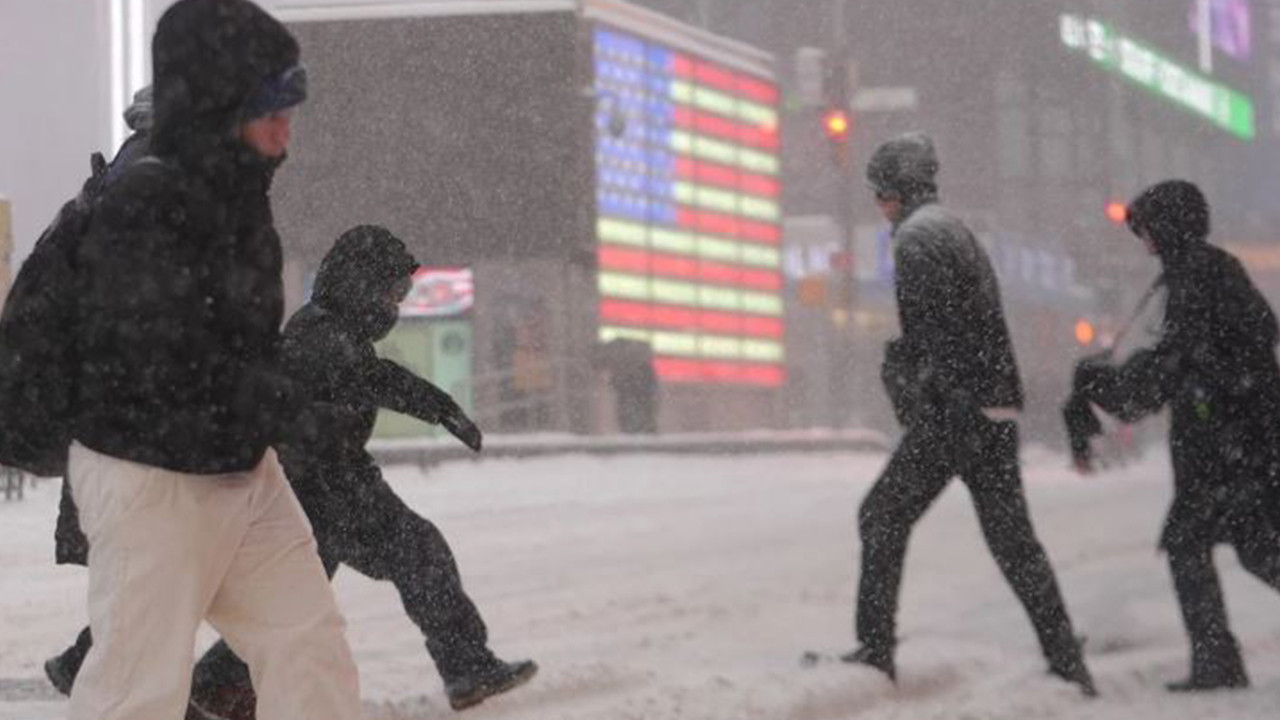 ABD’yi kar fırtınası esir aldı… Yüzbinler elektriksiz kaldı, binlerce uçuş iptal edildi