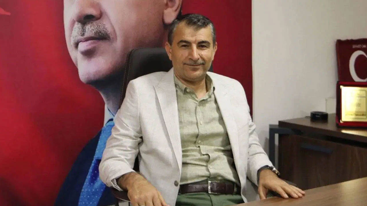 AKP'li başkan uyuşturucu baronu çıktı: Malı yükledi, türbeye duaya gitti